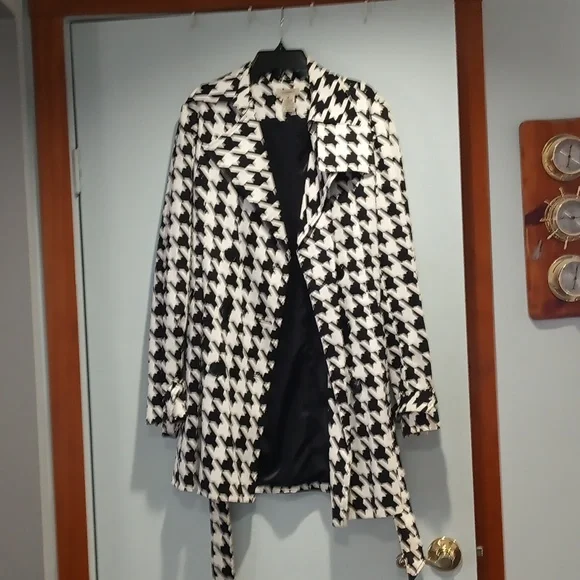 Raincoat - Picture 2 of 5